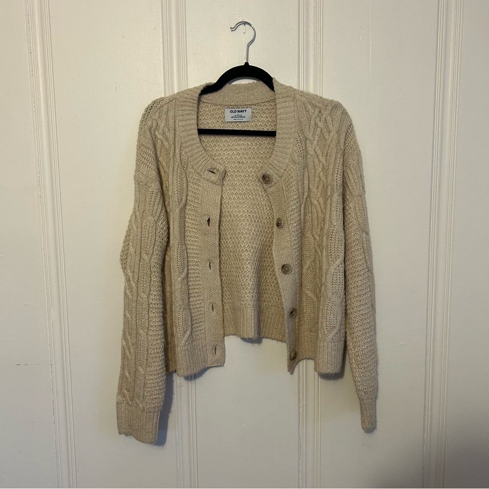 Size Large Old Navy Cardigan/Sweater Women’s tan/cream